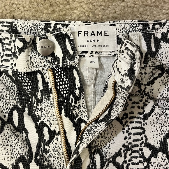 FRAME Ali High-Rise Cigarette Python Print Jeans size 26 - Picture 7 of 12
